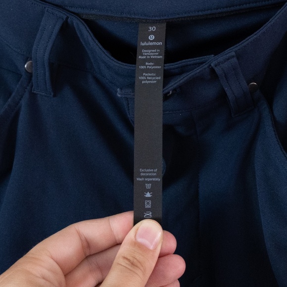 Lululemon ABC Classic Fit 5 Pocket Pant in Navy - Picture 2 of 4